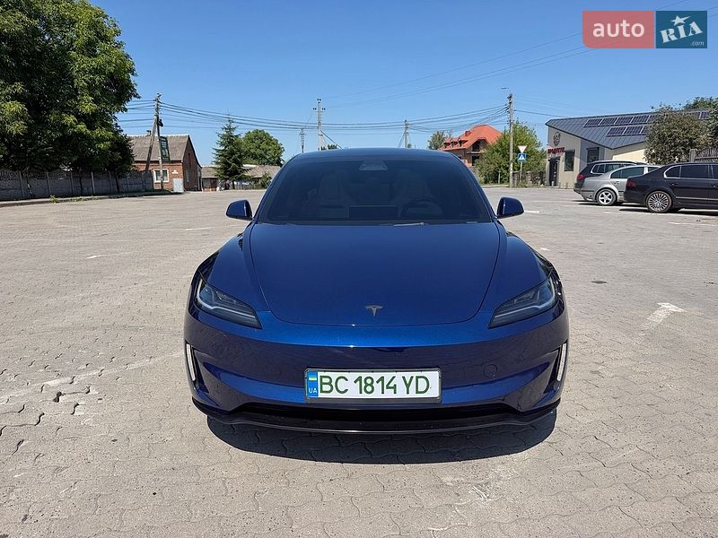 Седан Tesla Model 3 2024 в Городке