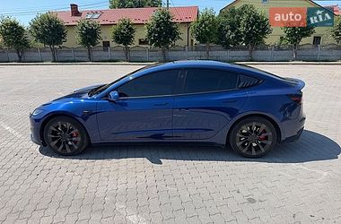 Седан Tesla Model 3 2024 в Городке