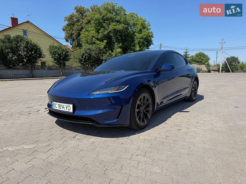Седан Tesla Model 3 2024 в Городке