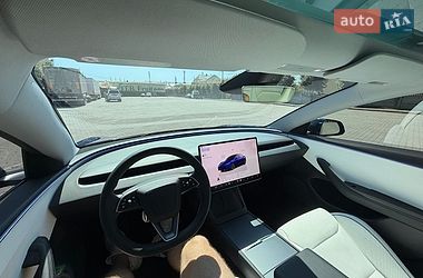 Седан Tesla Model 3 2024 в Городке