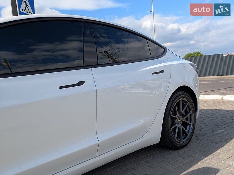 Седан Tesla Model 3 2022 в Львові фото 14 Седан Tesla Model 3 2022 в Львові
