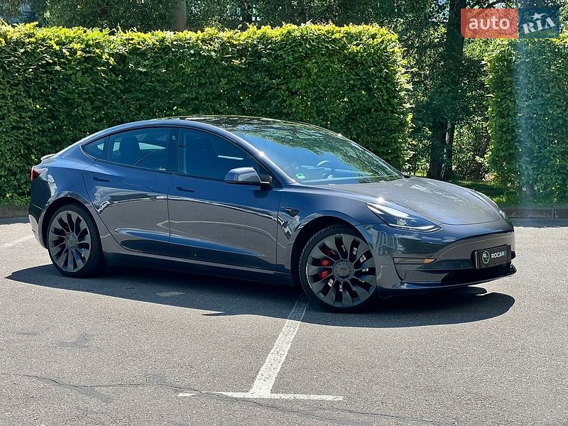 Седан Tesla Model 3 2021 в Києві