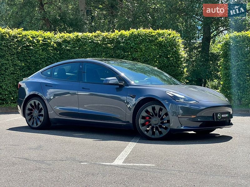 Седан Tesla Model 3 2021 в Києві