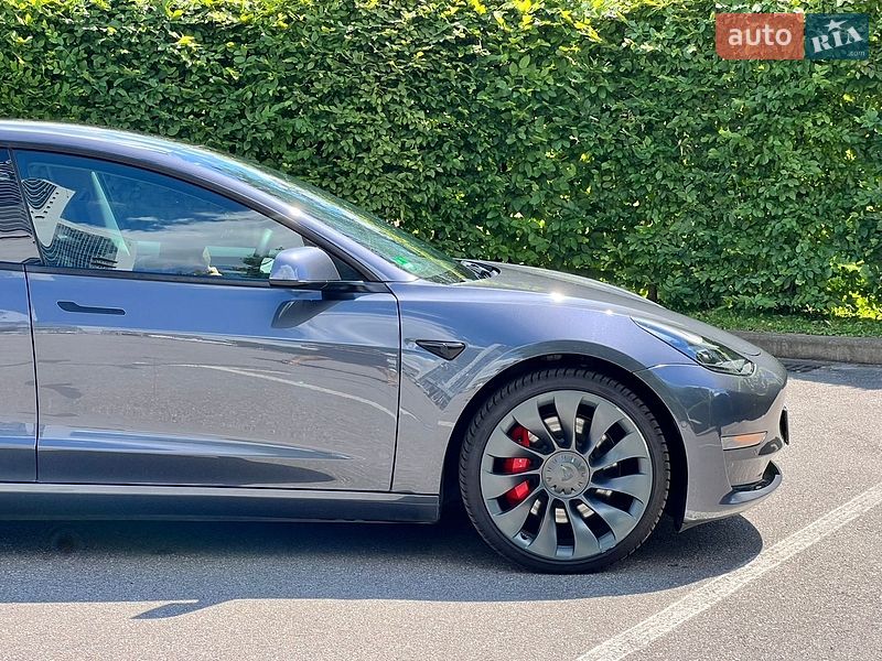 Седан Tesla Model 3 2021 в Києві