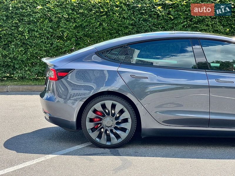 Седан Tesla Model 3 2021 в Києві