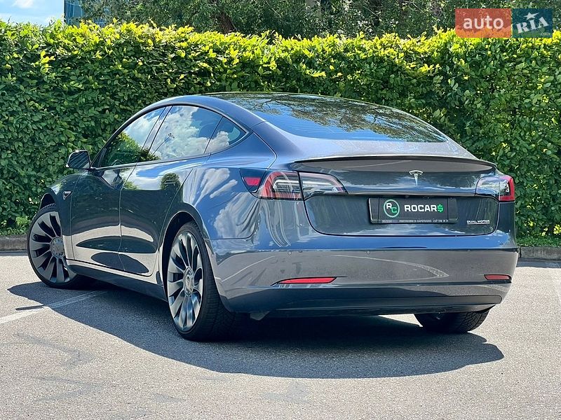 Седан Tesla Model 3 2021 в Києві