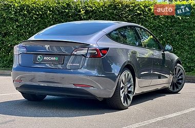 Седан Tesla Model 3 2021 в Києві