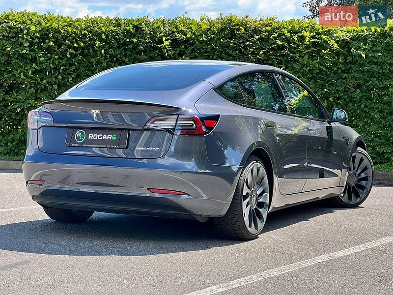 Седан Tesla Model 3 2021 в Києві