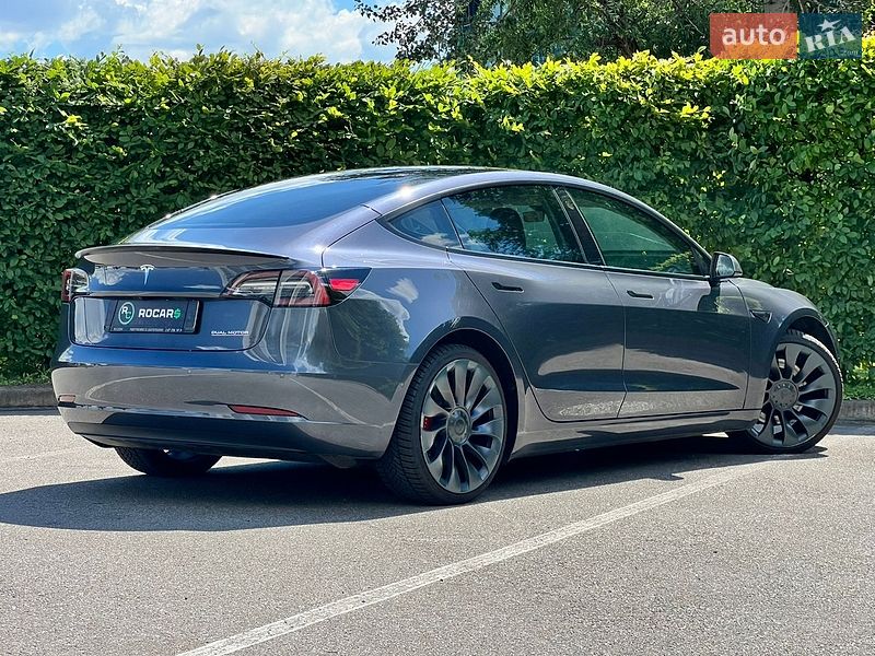 Седан Tesla Model 3 2021 в Києві