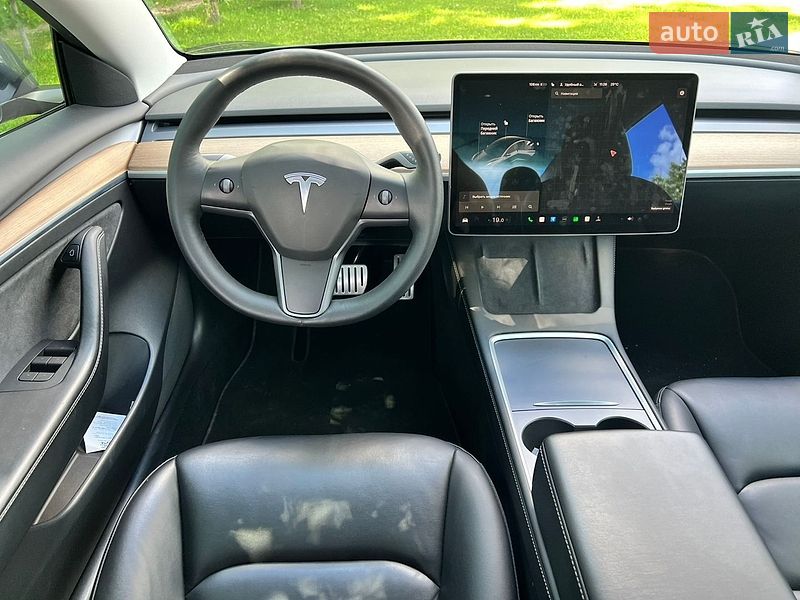 Седан Tesla Model 3 2021 в Києві