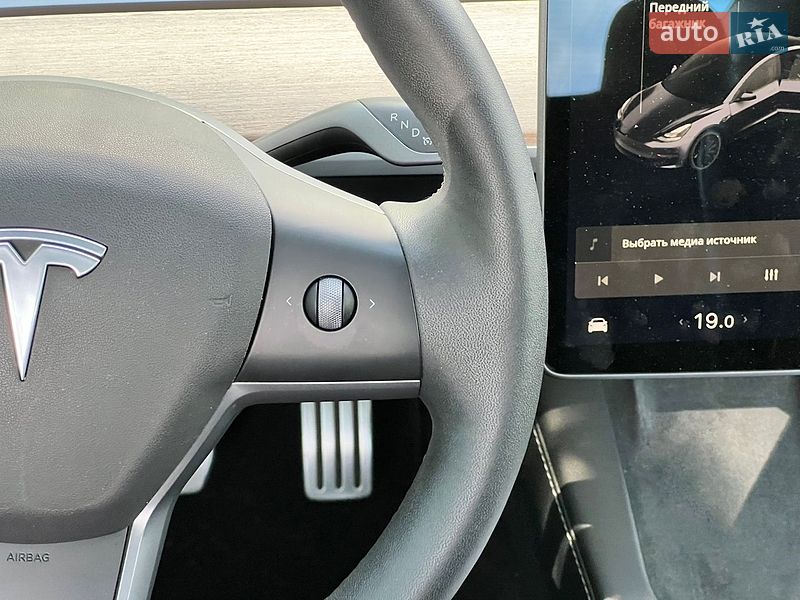 Седан Tesla Model 3 2021 в Києві