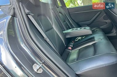 Седан Tesla Model 3 2021 в Києві
