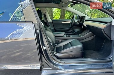 Седан Tesla Model 3 2021 в Києві