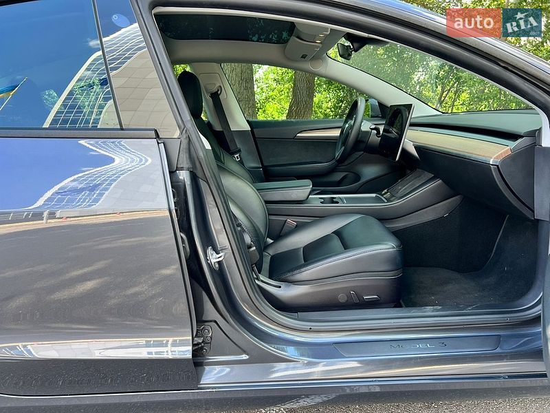 Седан Tesla Model 3 2021 в Києві