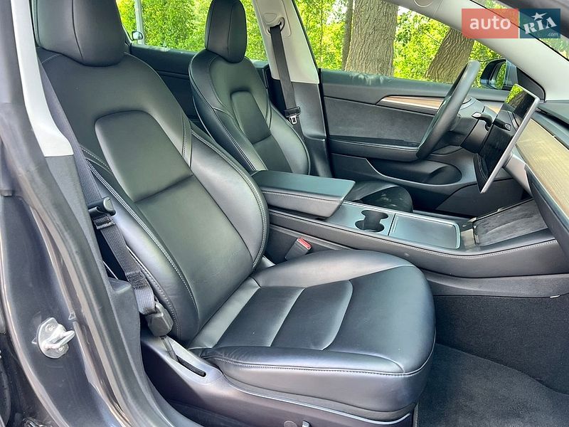 Седан Tesla Model 3 2021 в Києві