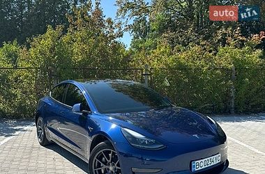 Tesla Model 3 2021
