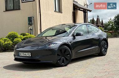 Tesla Model 3  2024