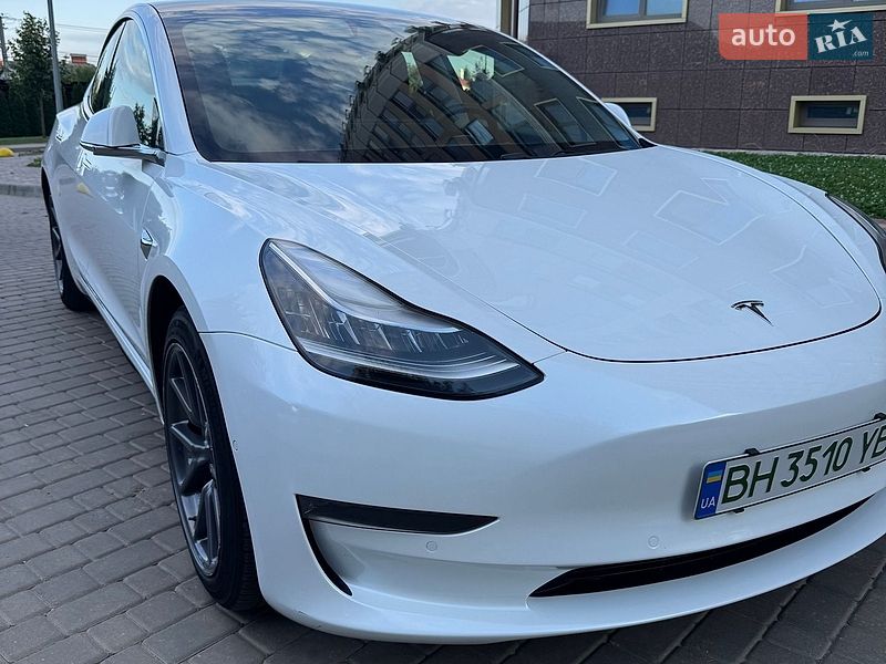 Tesla Model 3 2019