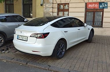 Tesla Model 3  2023