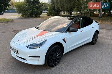 Tesla Model 3  2021