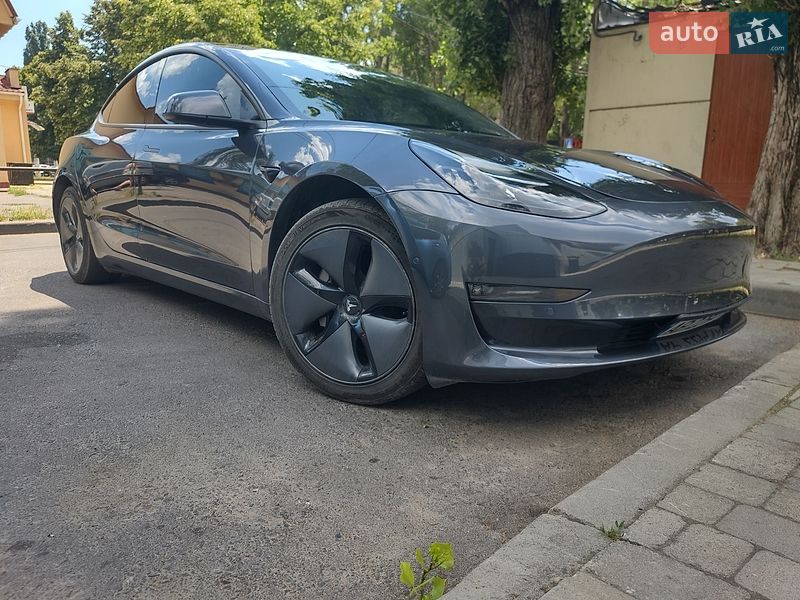 Седан Tesla Model 3 2023 в Одесі