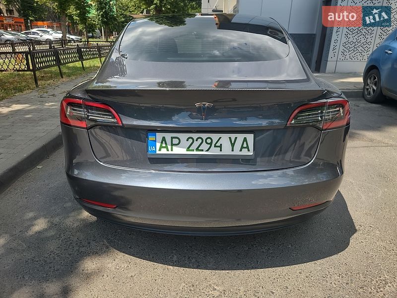 Седан Tesla Model 3 2023 в Одесі
