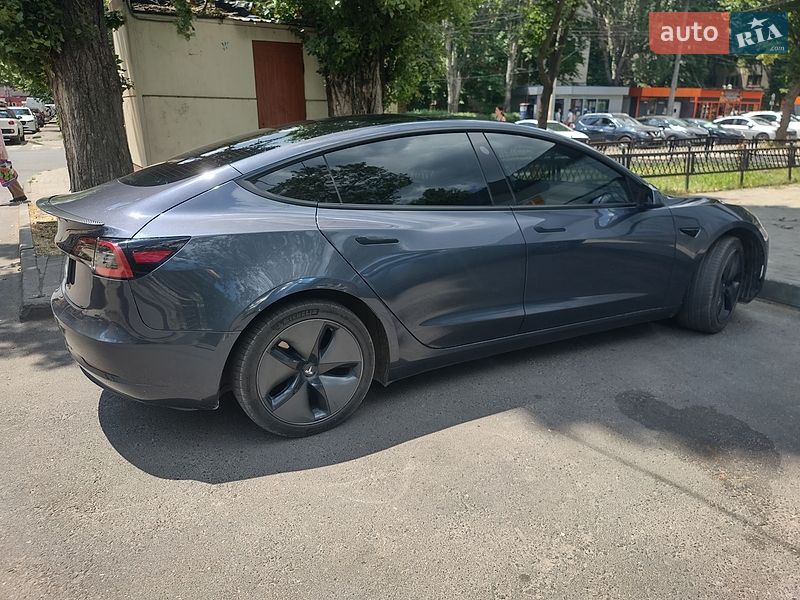 Седан Tesla Model 3 2023 в Одесі