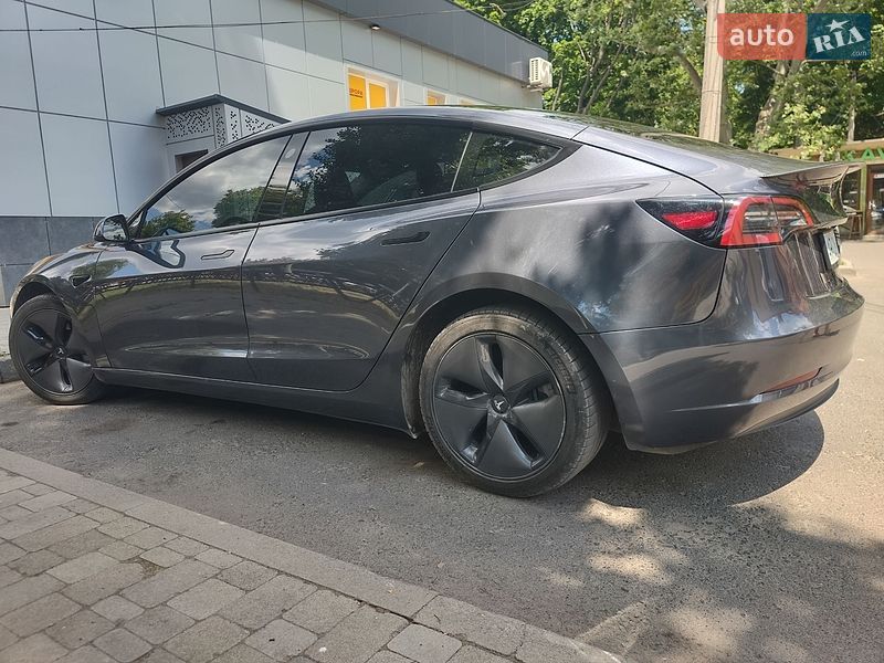 Седан Tesla Model 3 2023 в Одесі