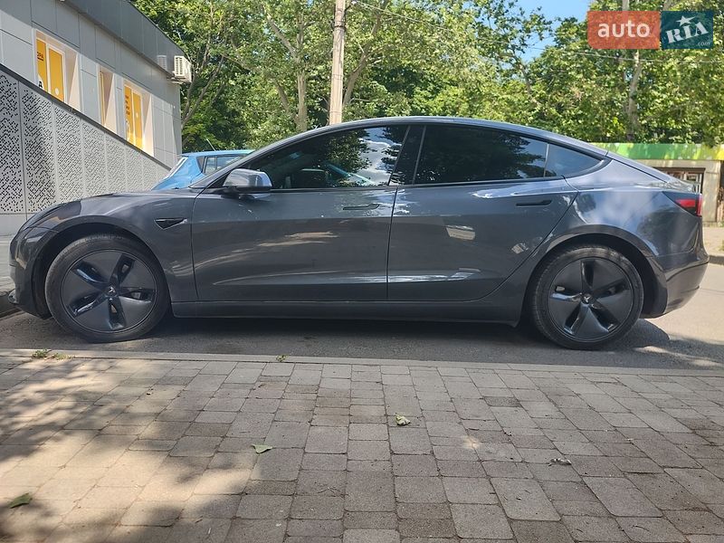 Седан Tesla Model 3 2023 в Одесі