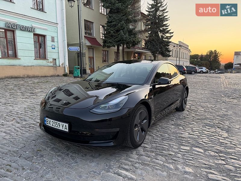 Седан Tesla Model 3 2023 в Кам'янець-Подільському