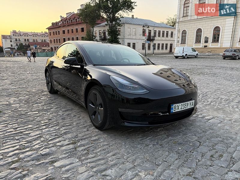Седан Tesla Model 3 2023 в Кам'янець-Подільському