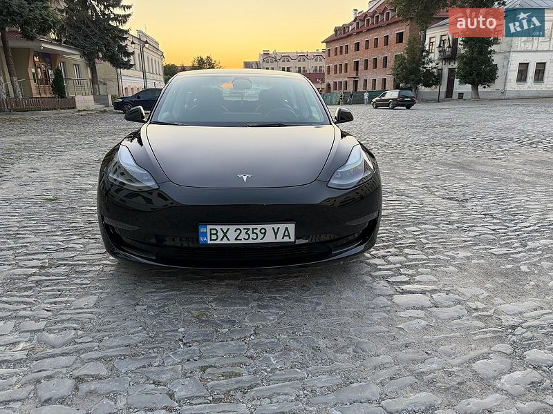 Седан Tesla Model 3 2023 в Кам'янець-Подільському