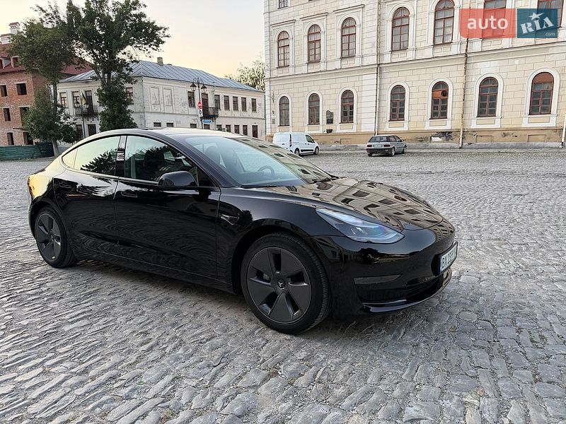 Седан Tesla Model 3 2023 в Кам'янець-Подільському