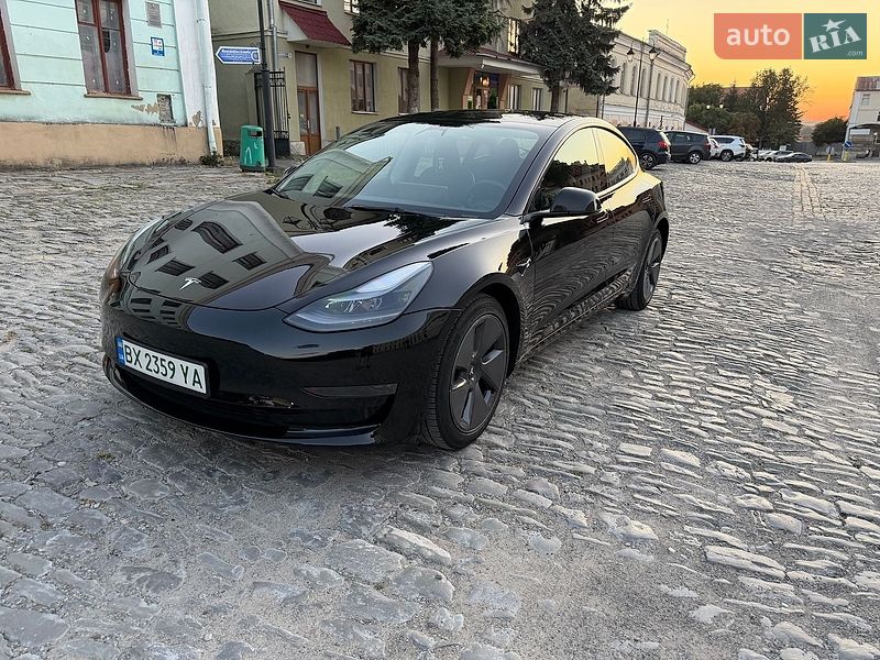 Седан Tesla Model 3 2023 в Кам'янець-Подільському