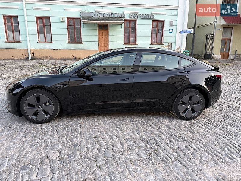 Седан Tesla Model 3 2023 в Кам'янець-Подільському