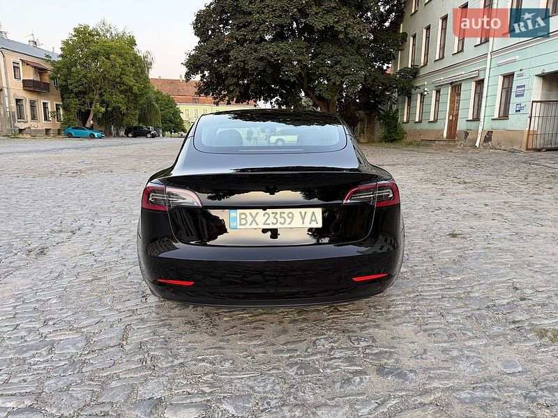 Седан Tesla Model 3 2023 в Кам'янець-Подільському