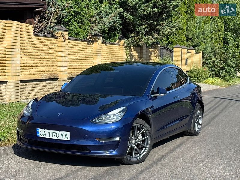 Tesla Model 3 2020