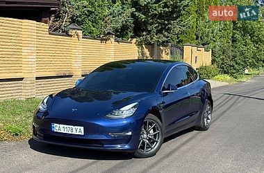 Tesla Model 3  2020