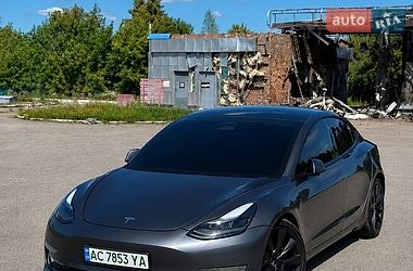 Tesla Model 3  2021