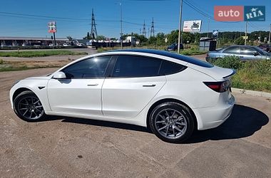Tesla Model 3  2021