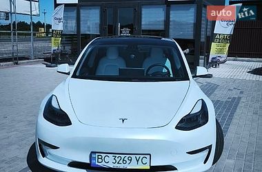 Tesla Model 3  2021