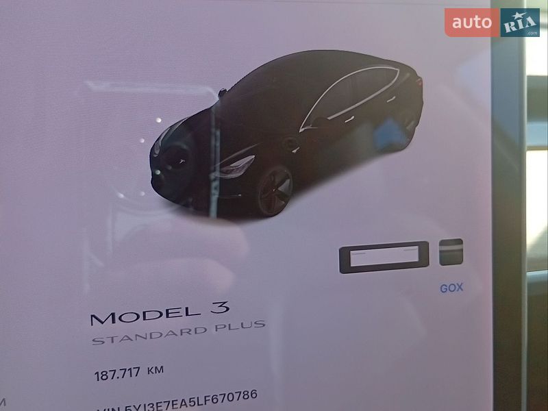 Седан Tesla Model 3 2020 в Городке