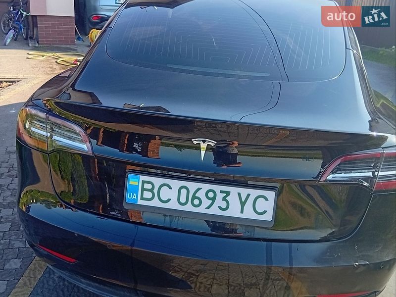 Седан Tesla Model 3 2020 в Городке