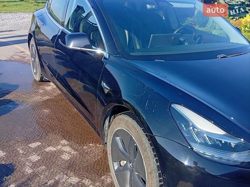 Седан Tesla Model 3 2020 в Городке