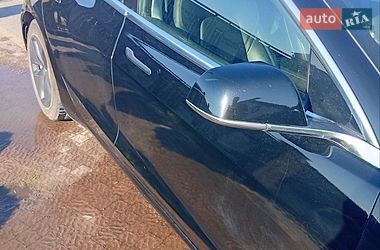 Седан Tesla Model 3 2020 в Городке