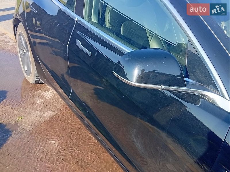 Седан Tesla Model 3 2020 в Городке