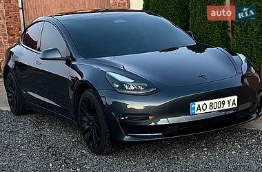 Tesla Model 3  2021