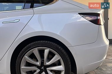 Седан Tesla Model 3 2019 в Броварах