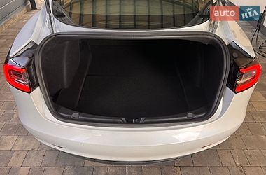 Седан Tesla Model 3 2019 в Броварах
