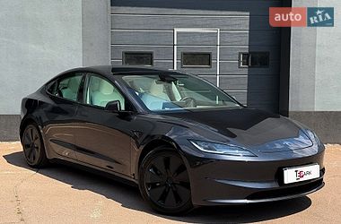 Tesla Model 3 2025